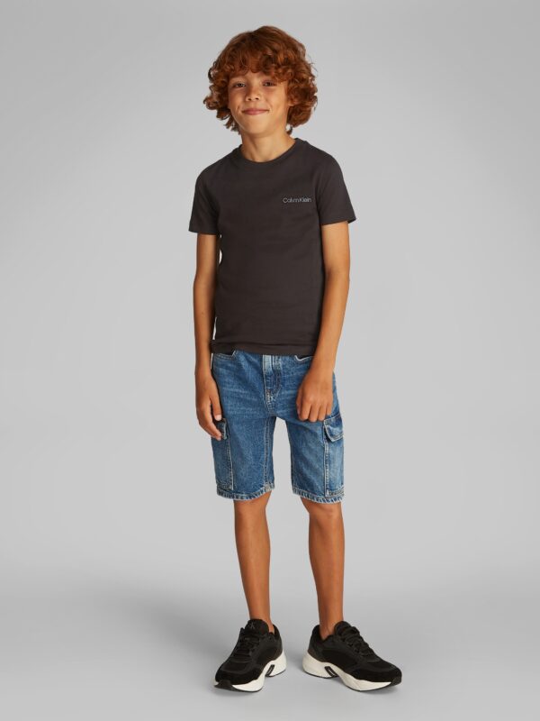 Slim FIT Chest Logo Tshirt
