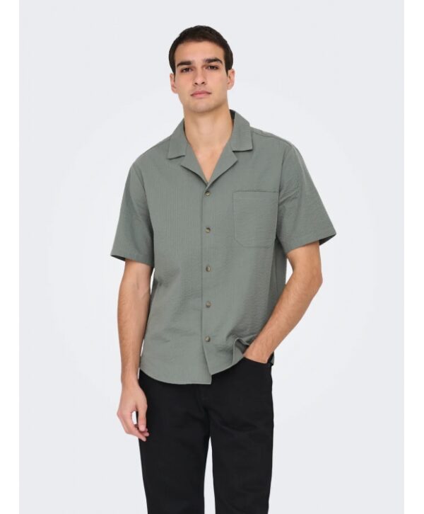 ONLY & SONS T-shirt skjorte i Castor Grey til herre